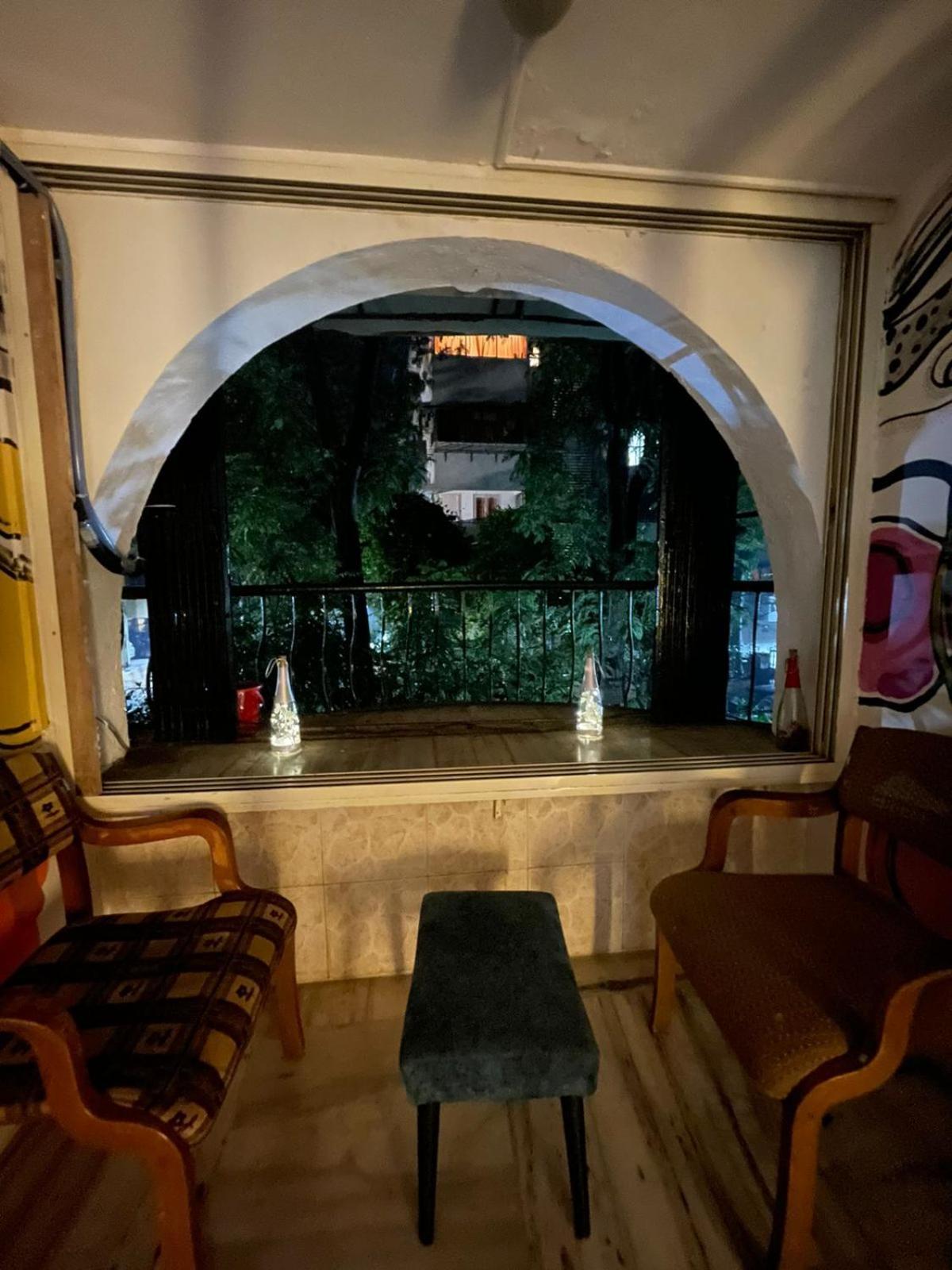 Krazy Solo Hostel Мумбай Екстериор снимка